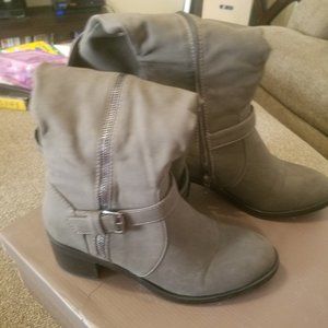 Size 7 dark gray boots Leila Stone
